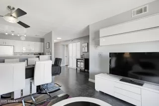 Photo #3: 6962301 Listing 