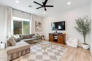 Photo #5: 6962462 Listing 