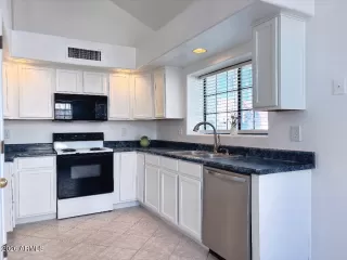 Photo #6: 6962805 Listing