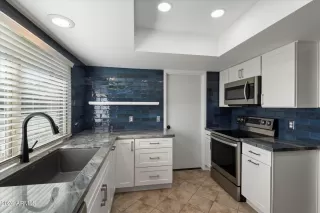 Photo #6: 6963108 Listing