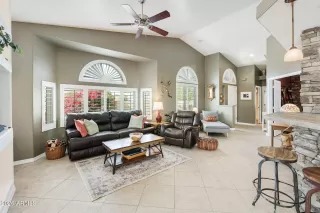 Photo #5: 6963182 Listing 