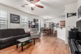 Photo #4: 6963197 Listing