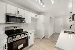 Photo #3: 6963241 Listing 