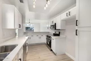 Photo #4: 6963241 Listing 