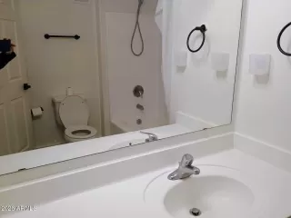 Photo #5: 6963378 Listing 