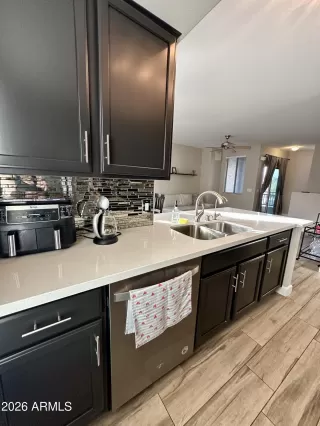 Photo #6: 6963450 Listing 