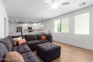 Photo #5: 6963662 Listing