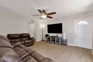 Photo #6: 6963984 Listing 