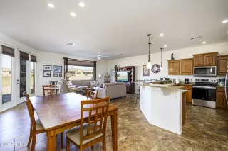 Photo #5: 6964247 Listing 