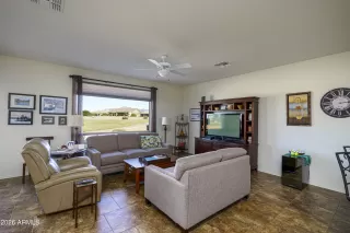 Photo #6: 6964247 Listing 