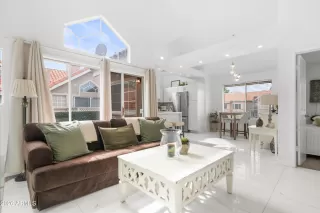 Photo #3: 6964804 Listing 