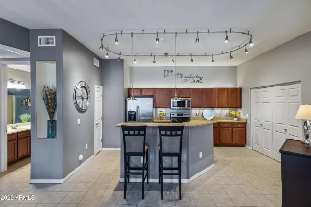 MLS: 6964998 Condo For Sale