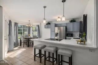 Photo #5: 6965091 Listing