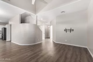 Photo #4: 6965197 Listing