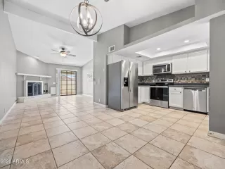 Photo #2: 6965287 Listing 