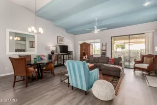 Photo #6: 6965898 Listing 