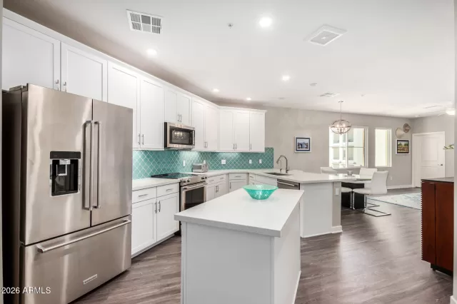 MLS: 6965903 Condo For Sale