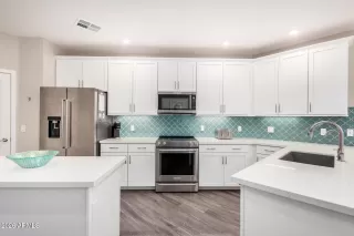 Photo #2: 6965903 Listing 