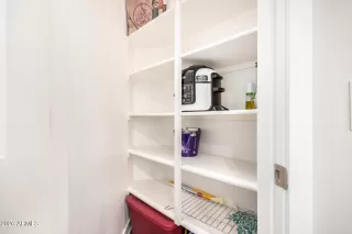 Photo #6: 6965903 Listing 