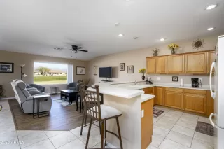 Photo #5: 6965917 Listing 