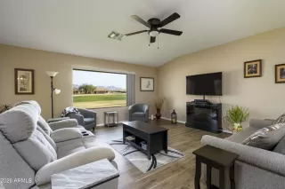 Photo #6: 6965917 Listing 