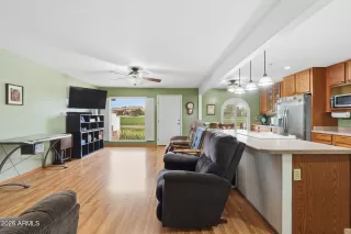 Photo #4: 6965943 Listing