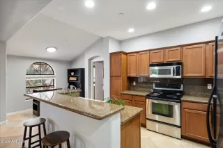 Photo #4: 6966197 Listing