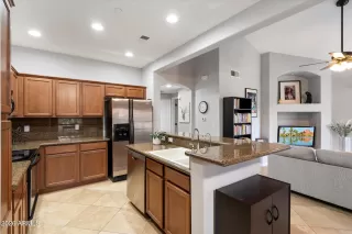 Photo #5: 6966197 Listing