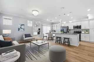 Photo #1: 6966308 Listing 