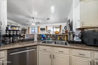 Photo #3: 6966435 Listing