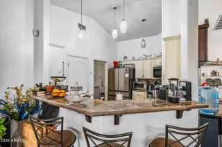 Photo #6: 6966435 Listing