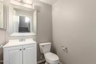 Photo #6: 6966549 Listing