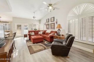 Photo #5: 6966706 Listing