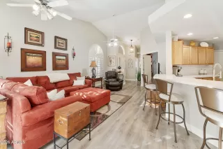 Photo #6: 6966706 Listing