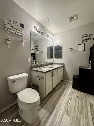 Photo #5: 6966717 Listing 