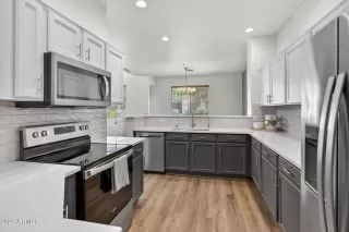 Photo #6: 6966839 Listing 