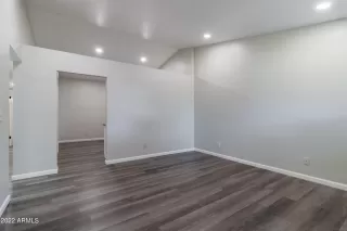 Photo #4: 6966898 Listing 