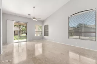 Photo #5: 6967167 Listing 