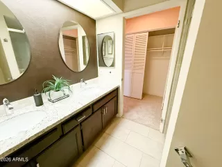 Photo #5: 6967401 Listing 