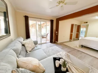 Photo #6: 6967401 Listing 