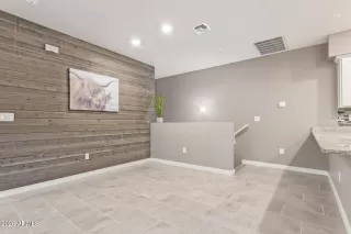 Photo #5: 6967580 Listing 