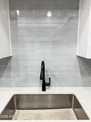 Photo #6: 6967882 Listing 