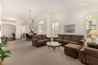 Photo #4: 6967938 Listing 