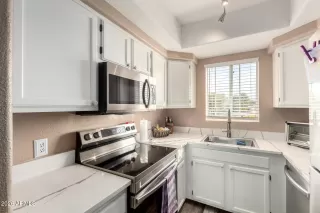 Photo #6: 6968116 Listing 