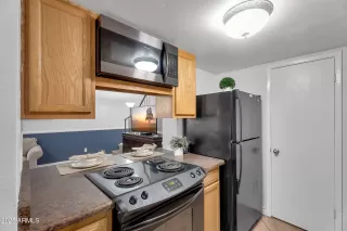 Photo #5: 6968151 Listing 