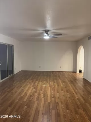 Photo #6: 6968341 Listing 