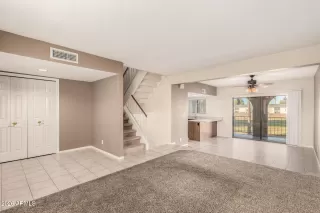 Photo #4: 6968517 Listing 