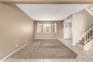 Photo #5: 6968517 Listing 