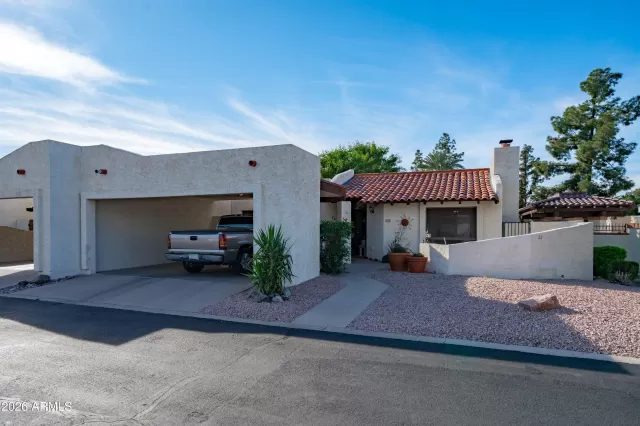 MLS: 6968692 Condo For Sale