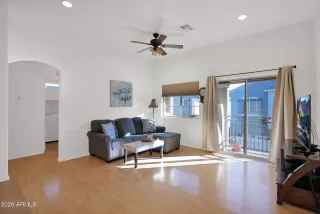 Photo #3: 6968699 Listing 